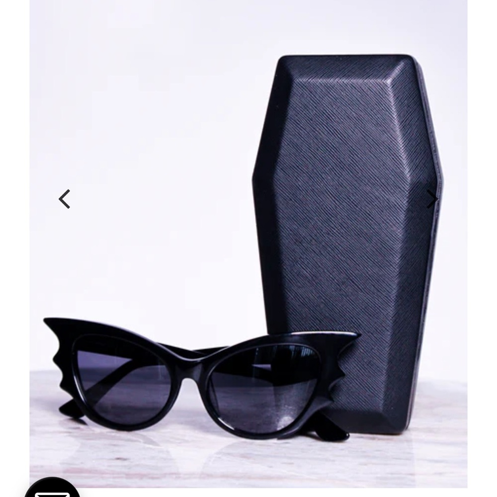 NEW La Femme En Noir The Vamp Sunglasses